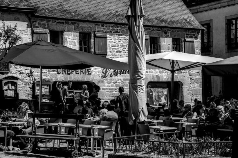Les crêperies comme catalyseurs de rencontres culturelles dans les quartiers